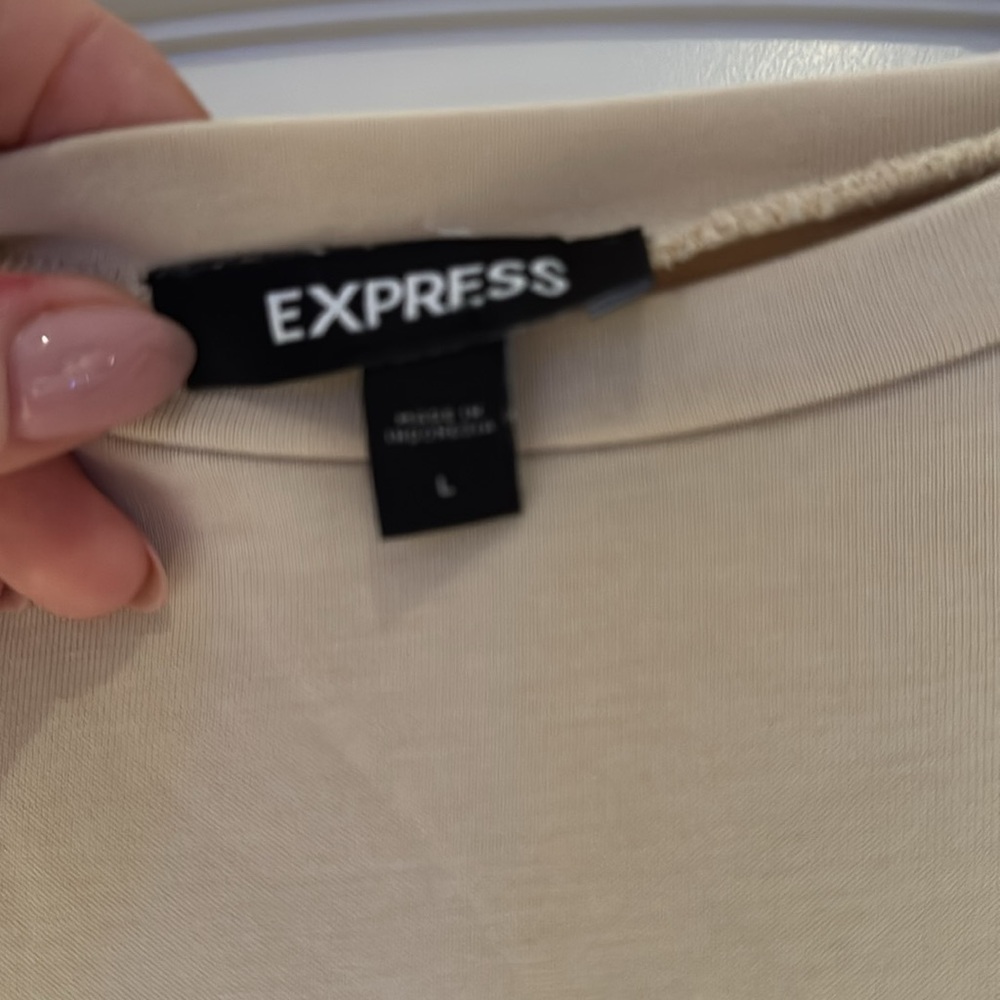 Express dress - Picture 3 of 3